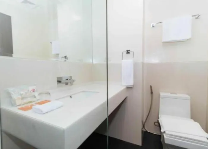 Hotel Maxx Makati